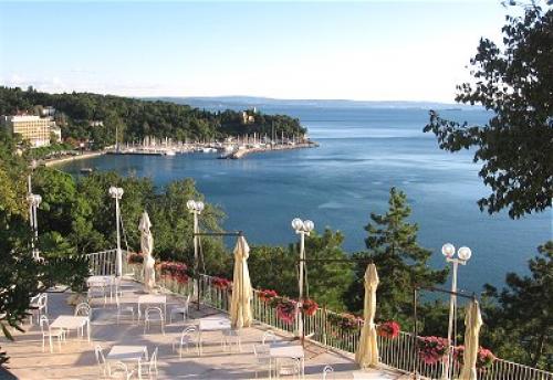 Photo 2 URGENT! CAMERISTA pentru HOTEL din NORDUL ITALIEI!